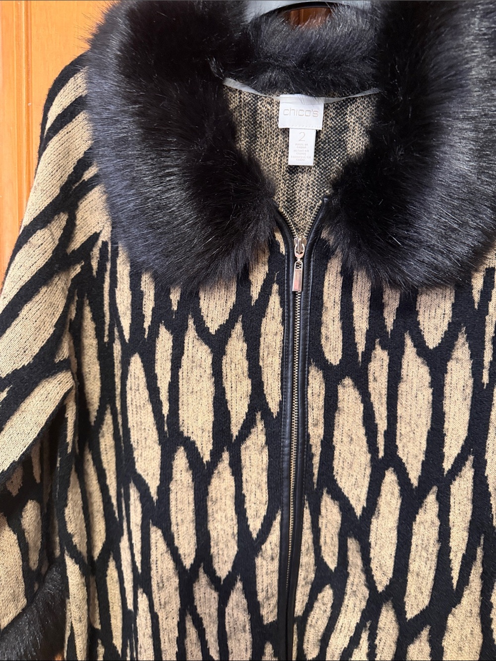 Black & Beige Faux Fur-Trim Zip Front Women's Sweater - Picture 6 of 7